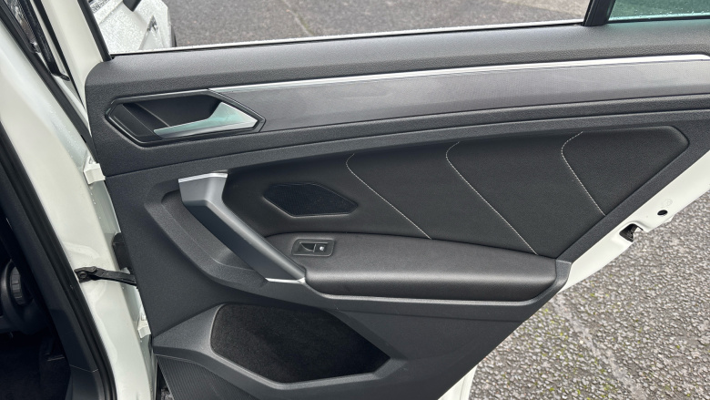 Volkswagen Tiguan 2.0 TDi 190 4Motion R-Line 5dr DSG Diesel Estate